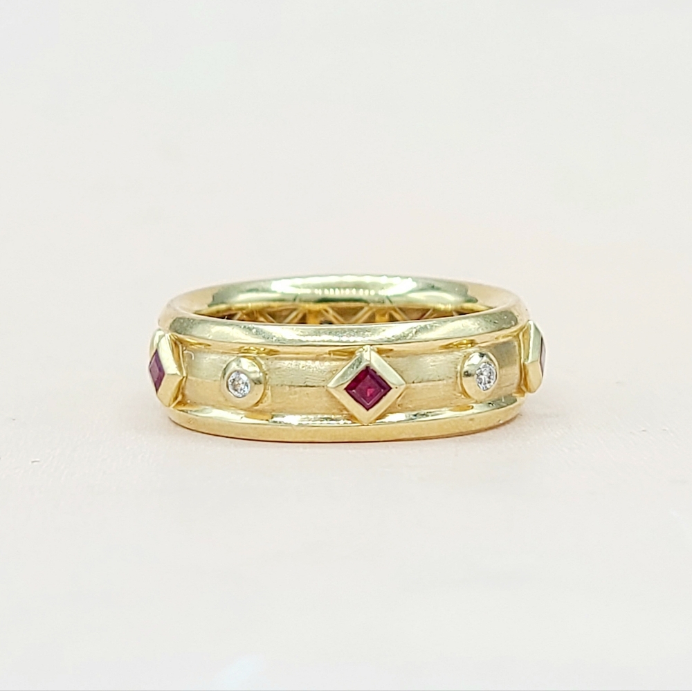 David Yurman Modern Renaissance Band Ring in 18k Gold With Rubies and Diamonds - Picture 2 of 10